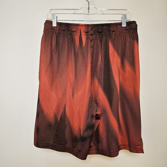 👍NWOT Nike black and orange fire dri-fit basketball shorts men size L US - Picture 3 of 6